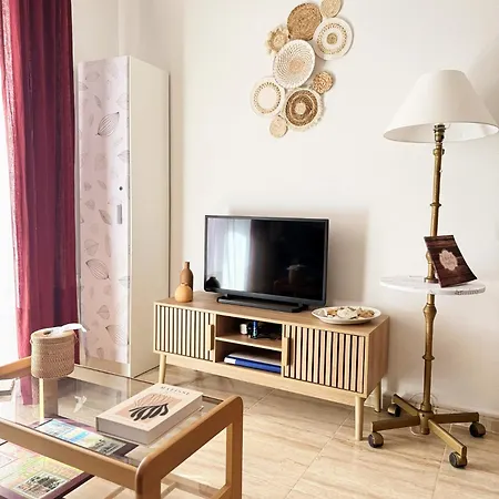 Boho Chic, Sunny With Terrace 아파트